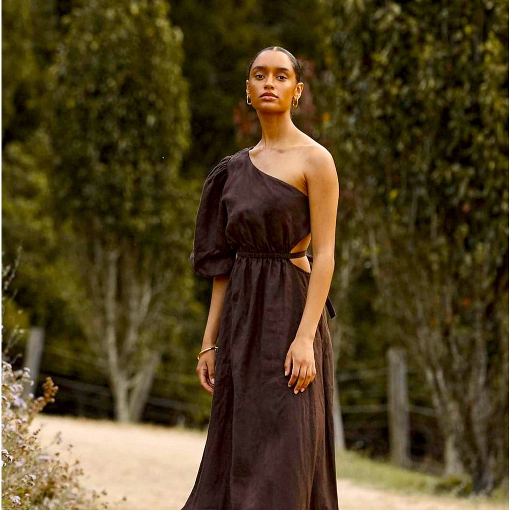 DISSH  The Bennet 100% linen one shoulder